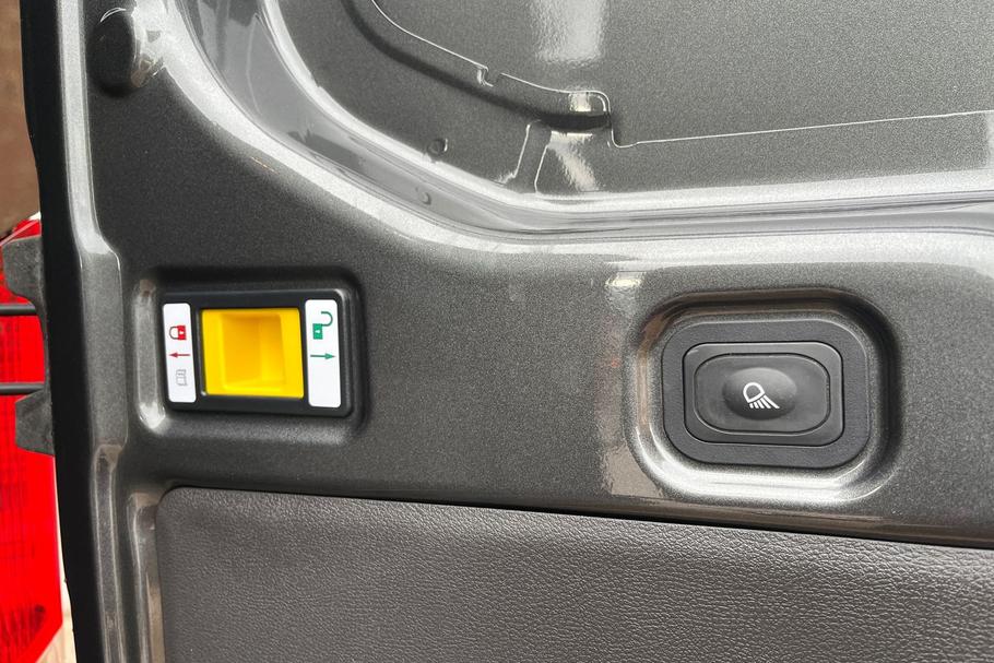 Used Ford E-TRANSIT LC75PZT 15