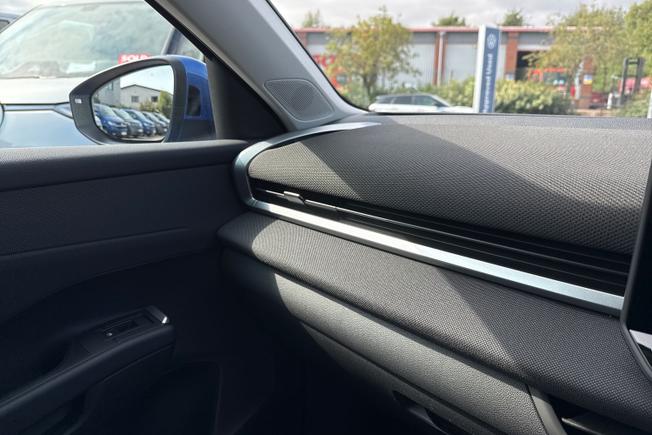 Volkswagen T-Roc Photo 30