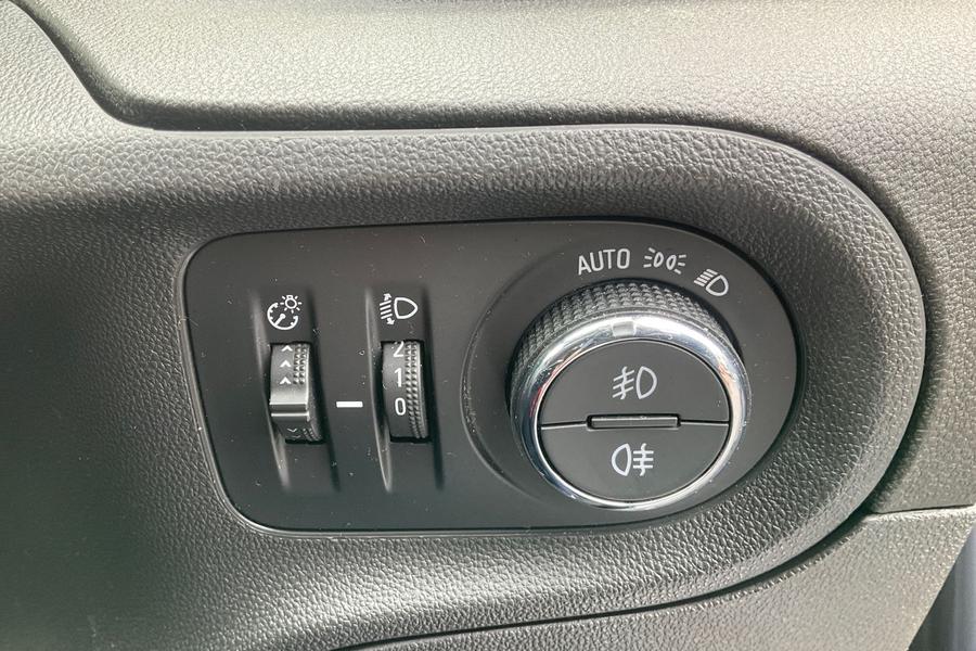 Vauxhall GRANDLAND X Photo autoimg-c1bf609d3451a80347a98dff82adad4ed3dcdcb0.jpg