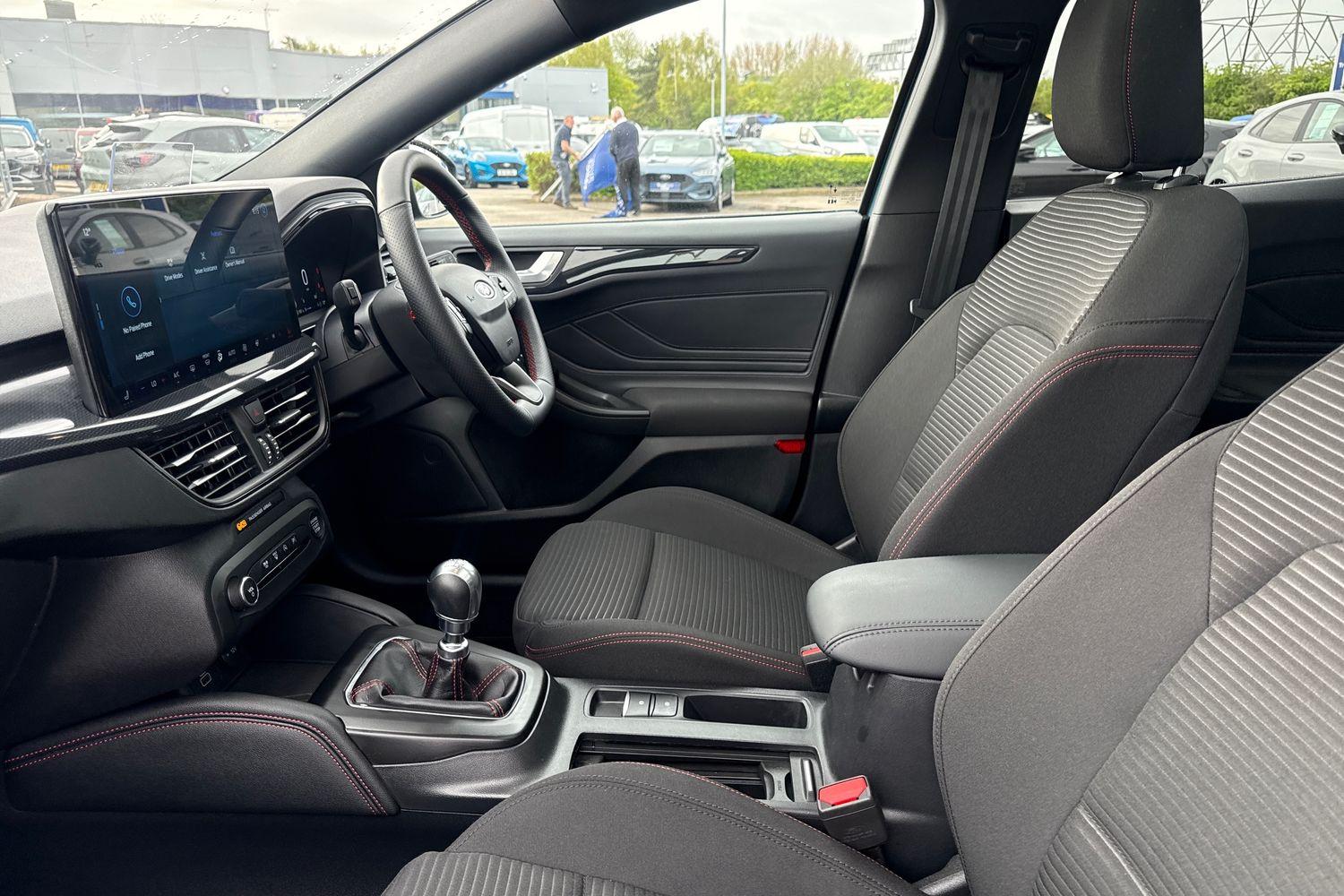 FORD FOCUS Photo 18