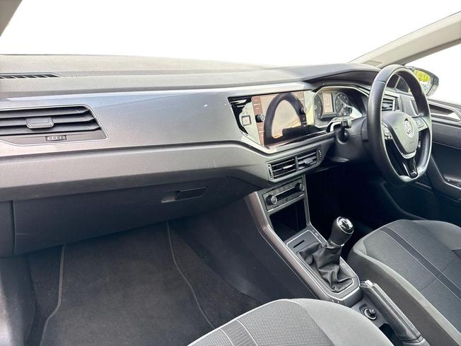 VOLKSWAGEN Polo Photo 2