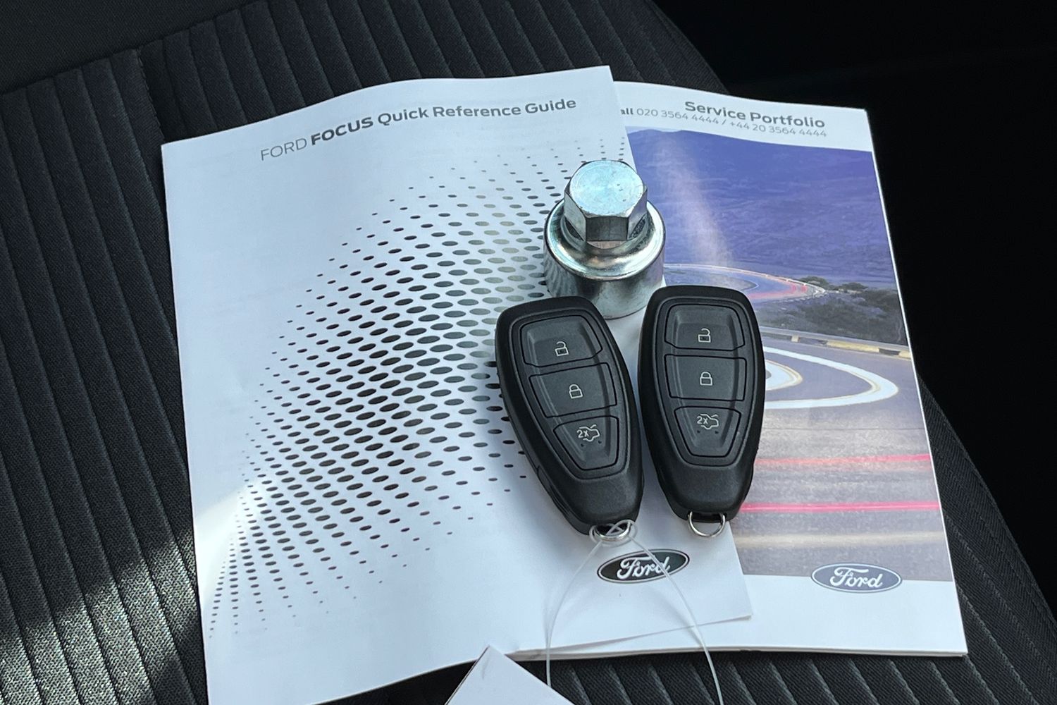 Ford FOCUS Photo 21