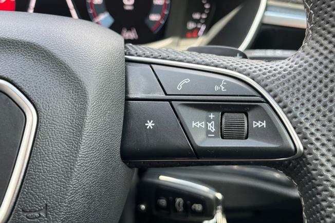 AUDI Q3 Photo 17