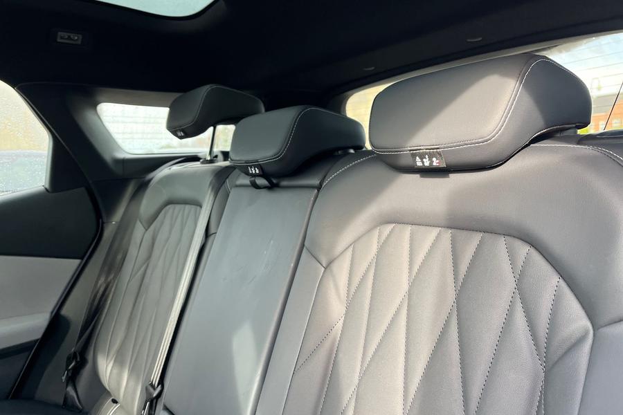 Ford Explorer Photo autoimg-c1d07824ded177762d79b2c9ff208a364af4a544.jpg