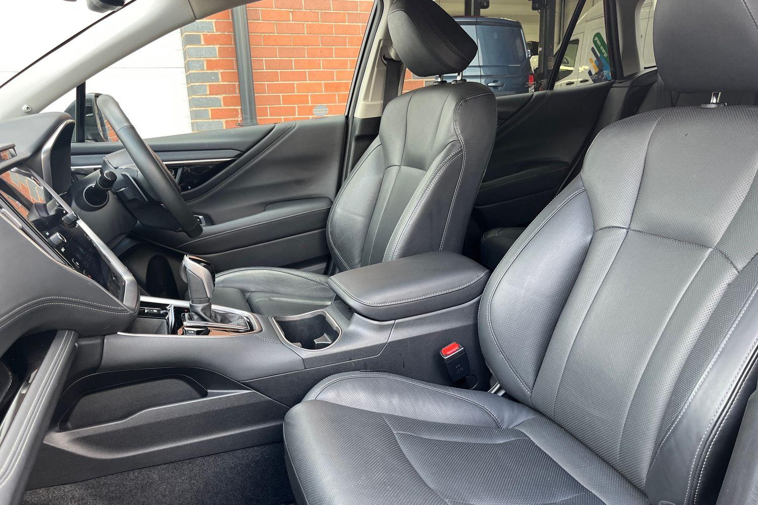 Subaru OUTBACK Photo 18