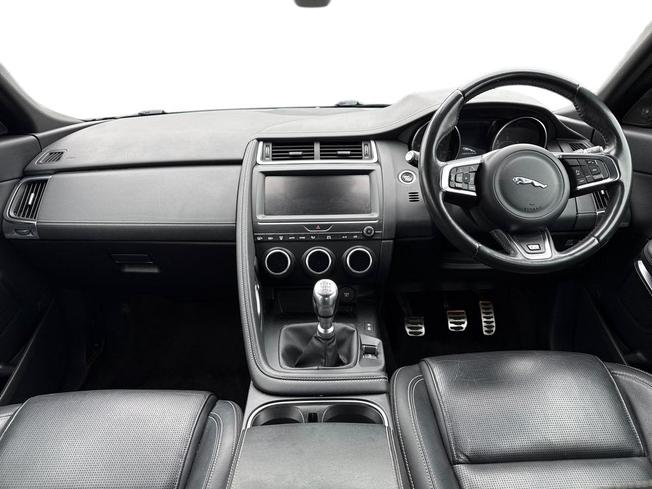 JAGUAR E-Pace Photo 10