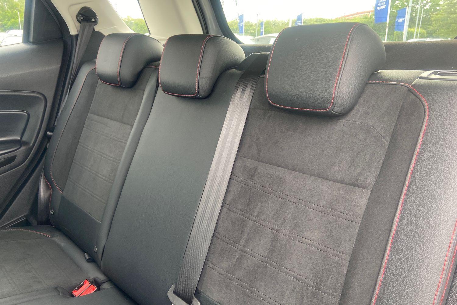 Ford ECOSPORT Photo 19