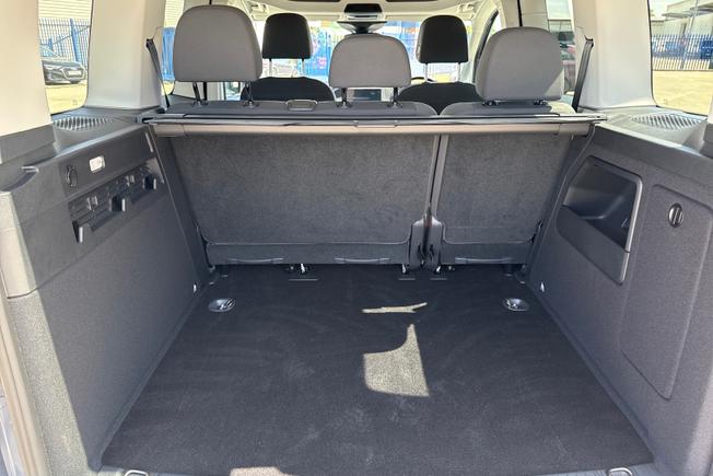VOLKSWAGEN Caddy Photo 12