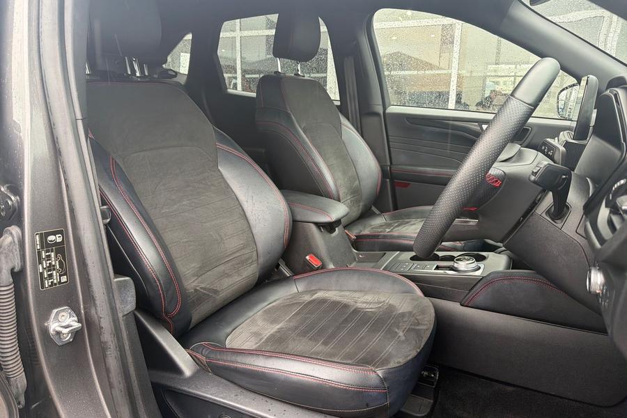 Ford KUGA Photo autoimg-c1e10cfbaf9aa6cbe377f3ac25519e426fe13e3d.jpg
