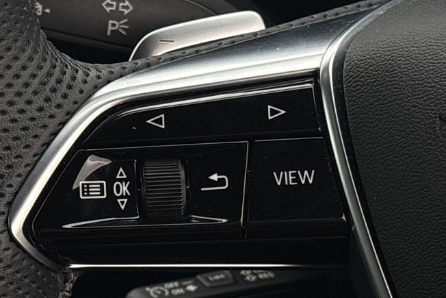 AUDI Q8 e-tron Photo 17
