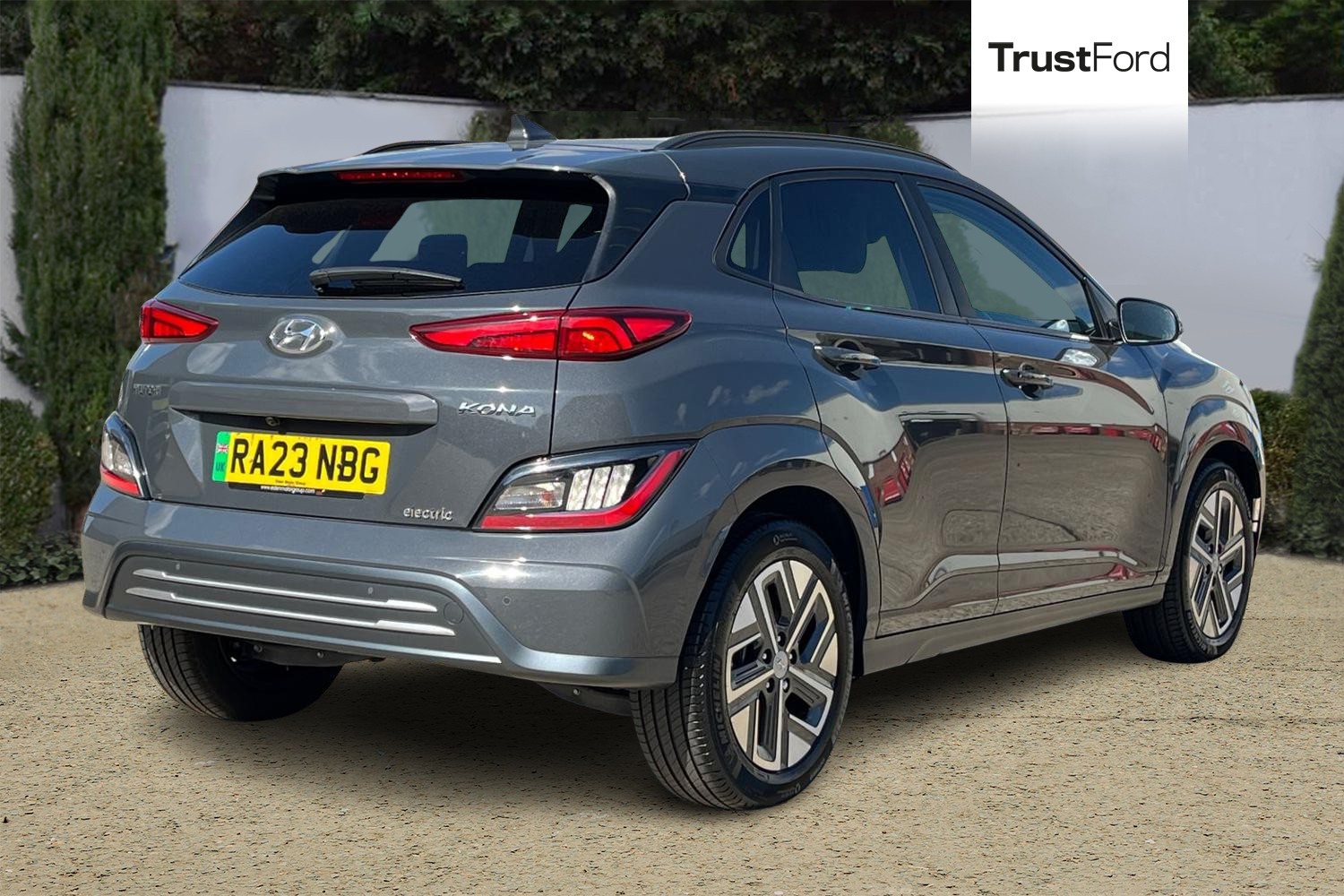 Hyundai KONA Photo 3
