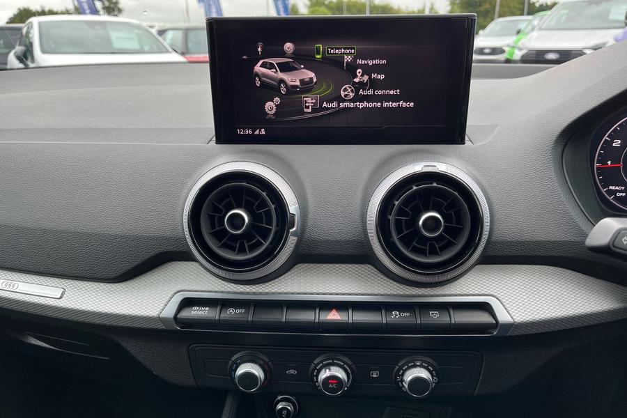Audi Q2 Photo autoimg-c1e2f8727e663718de8d8f7db3f4b336b32da25b.jpg
