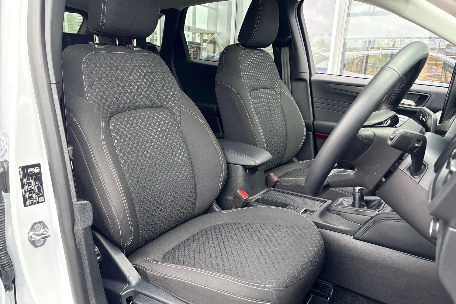 Ford KUGA Photo 16