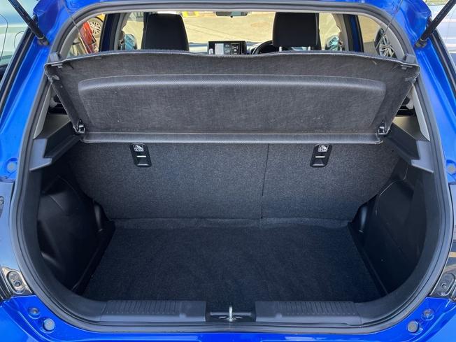 SUZUKI Swift Photo 12