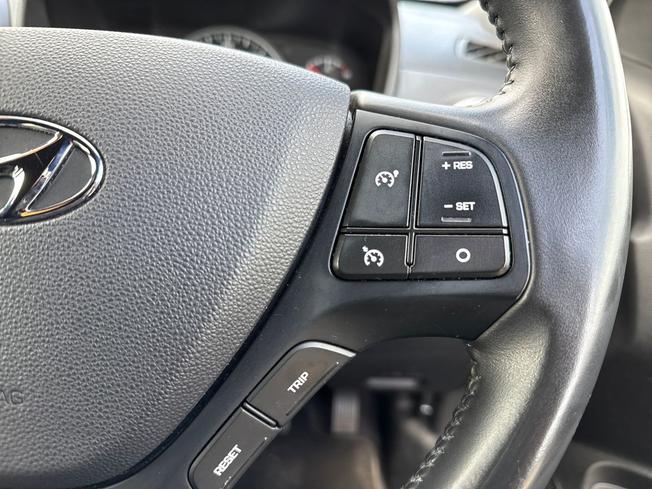 HYUNDAI i10 Photo 17