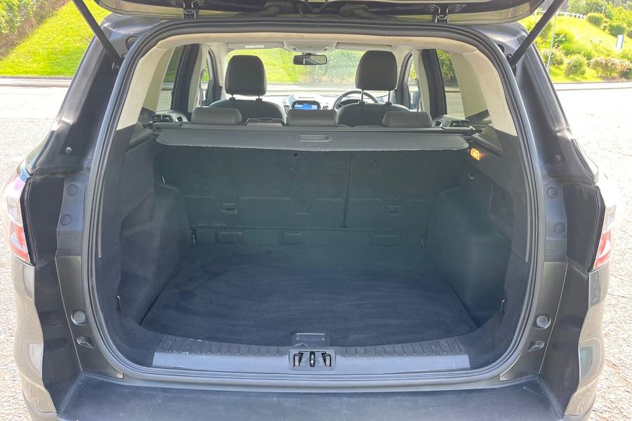 Ford KUGA Photo autoimg-c1e55a004b357c85a8adcafe3494fe93243e09c6.jpg