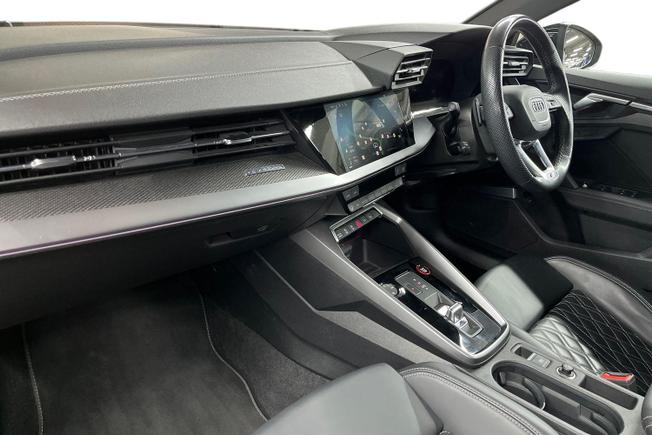 AUDI S3 Photo 2