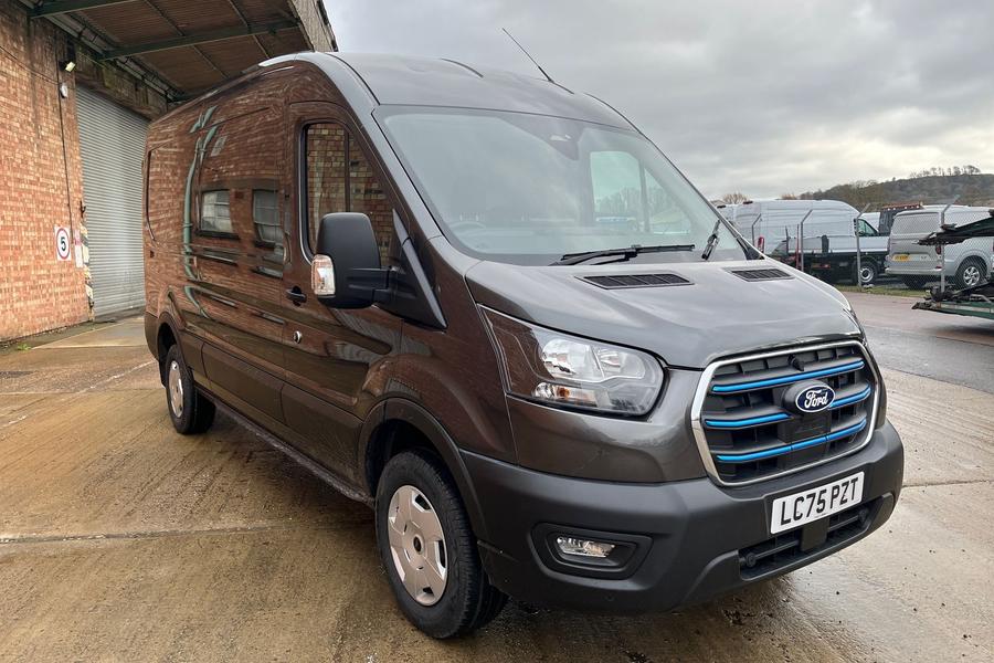 Ford E-TRANSIT Photo autoimg-c1f58d7b6ac91f1d89176d70bb5f4865a27fb079.jpg