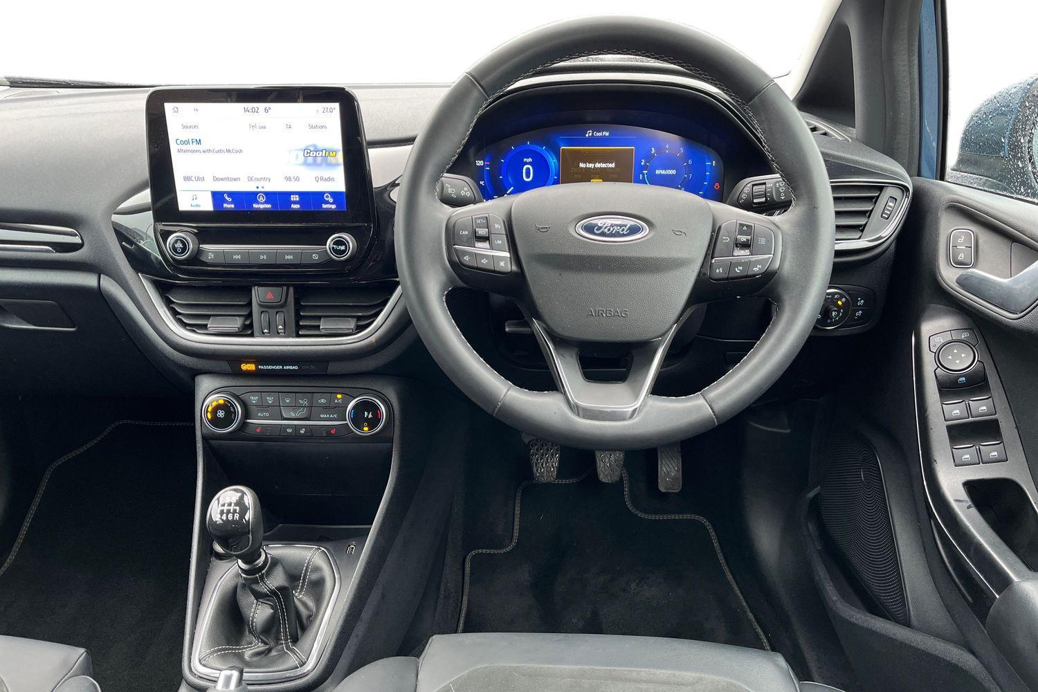 Ford FIESTA Photo 10