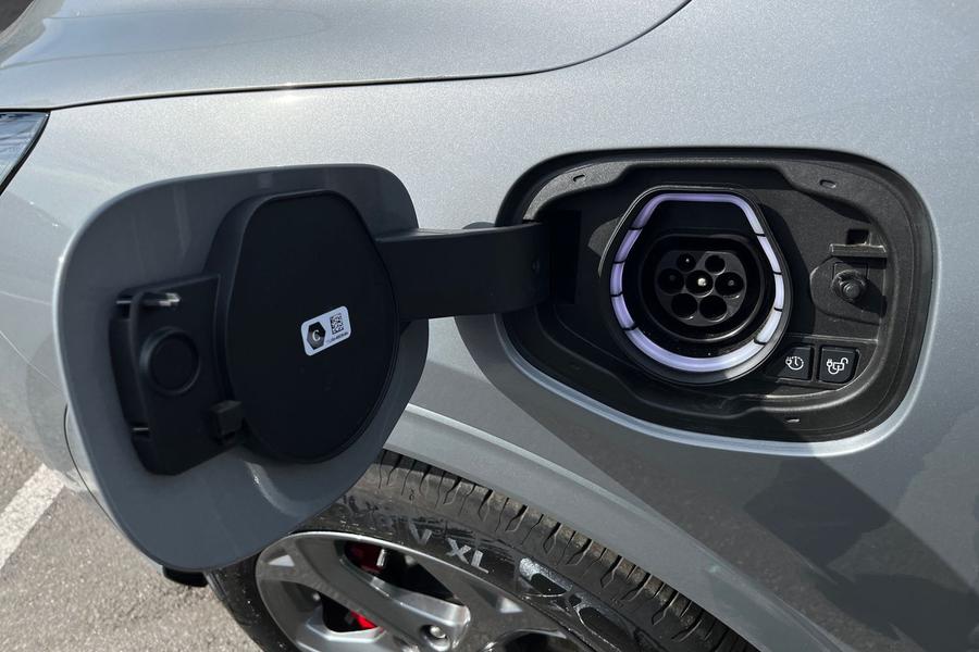 Ford KUGA Photo autoimg-c1fad6aa0f18a081fc2f9829f440dd17fca25c74.jpg