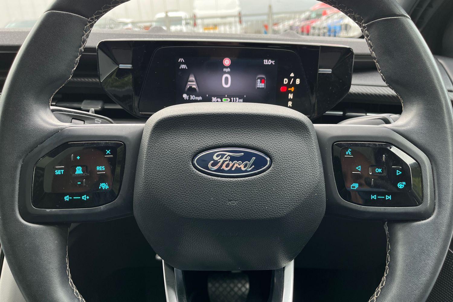 Ford Explorer Photo 11