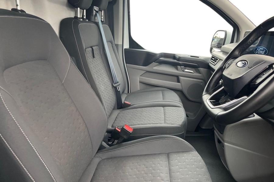 Ford TRANSIT CUSTOM Photo autoimg-c1fde8684930f48d76365dbf5979eae1cf66c1ac.jpg