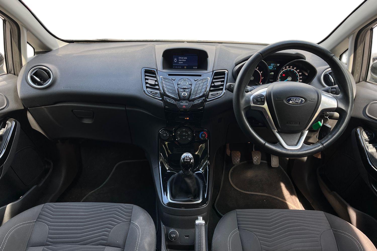 Ford Fiesta Photo 9