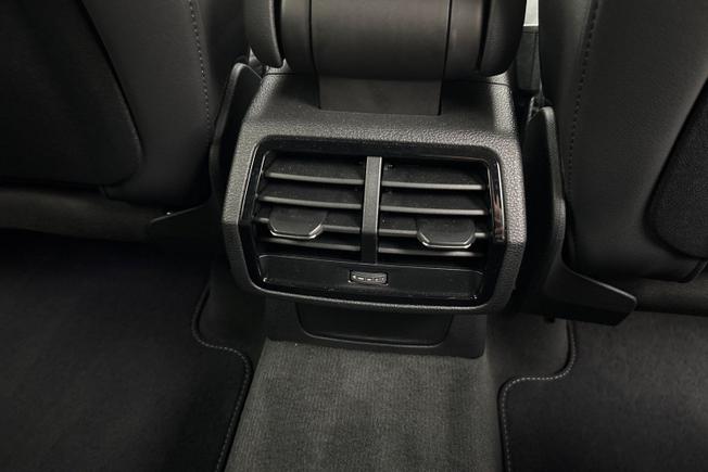 AUDI Q3 Photo 22