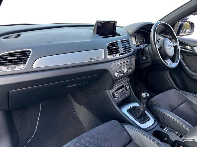 AUDI Q3 Photo 2