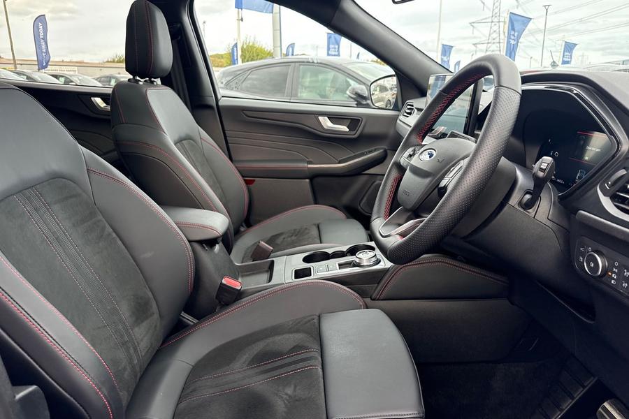 Ford KUGA Photo autoimg-c204dfcc7ece580d0e1a000891252aae524406bf.jpg