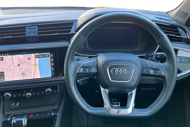 AUDI Q3 Photo 11