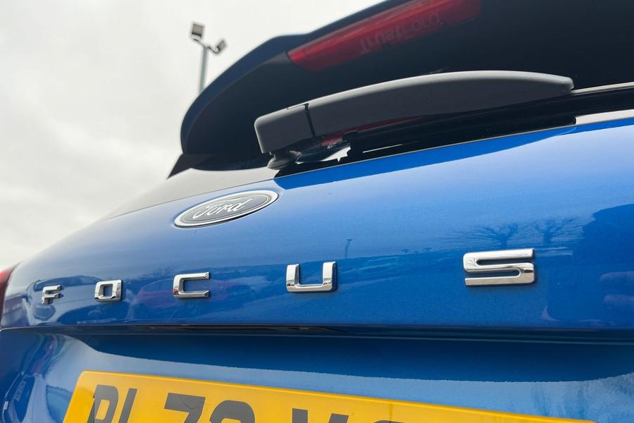 Ford FOCUS Photo autoimg-c206b1e9799b39c41fba23a052c7d76de65cf797.jpg