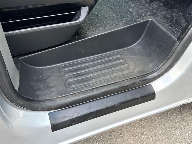 VOLKSWAGEN Transporter Photo 47