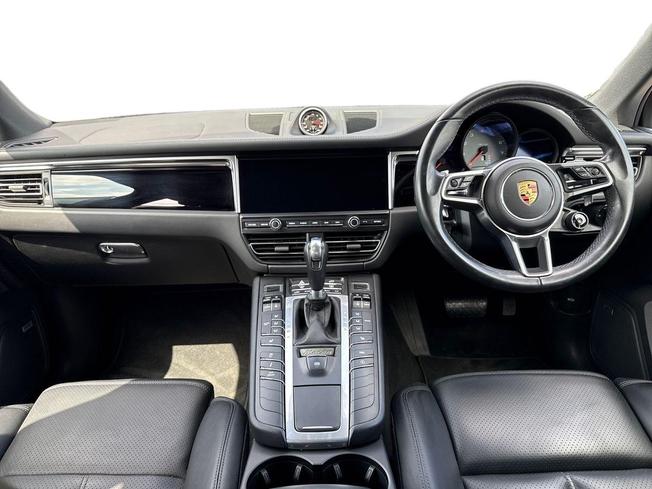 PORSCHE Macan Photo 10