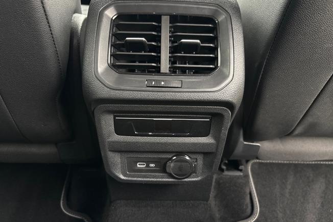 VOLKSWAGEN Tiguan Allspace Photo 26