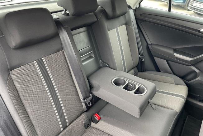 VOLKSWAGEN T-Roc Photo 36