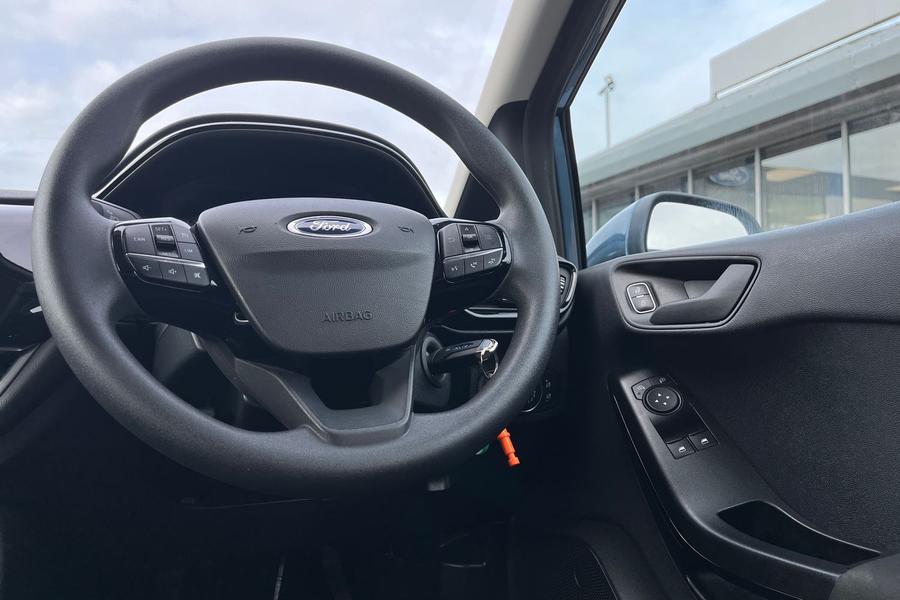 Ford FIESTA Photo autoimg-c221854a1b1485fd20e5a5cc311c99c7e44acd5f.jpg