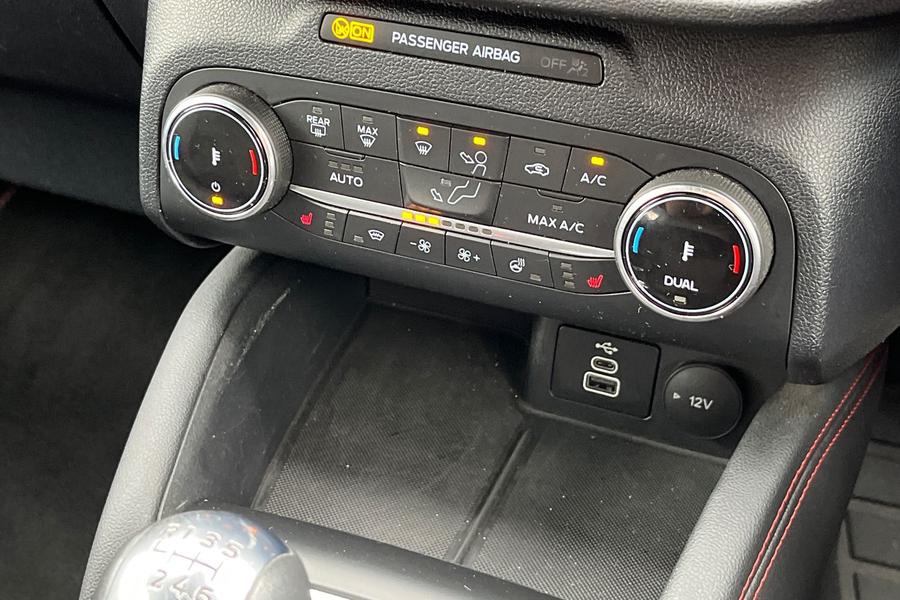 Ford KUGA Photo autoimg-c2221a4ab927a71f53c6efbbe482559abca3749f.jpg