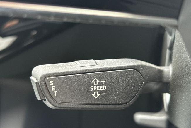 Audi e-tron Photo 39