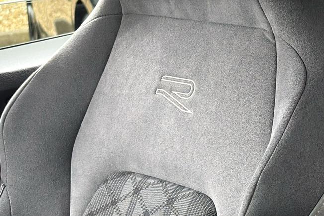 VOLKSWAGEN Golf Photo 42