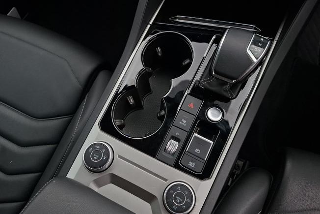 Volkswagen Touareg Photo 25
