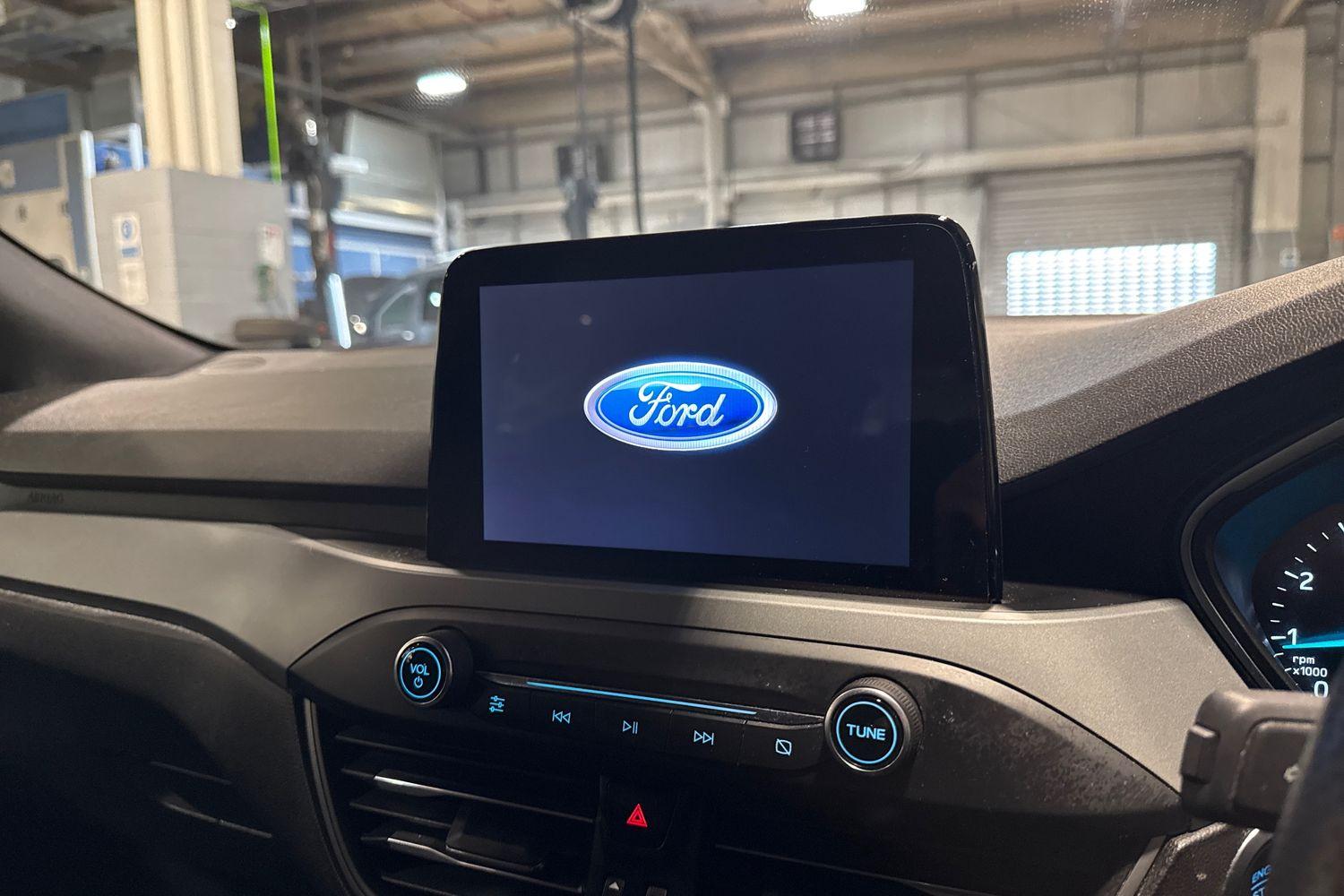 Ford FOCUS Photo 32