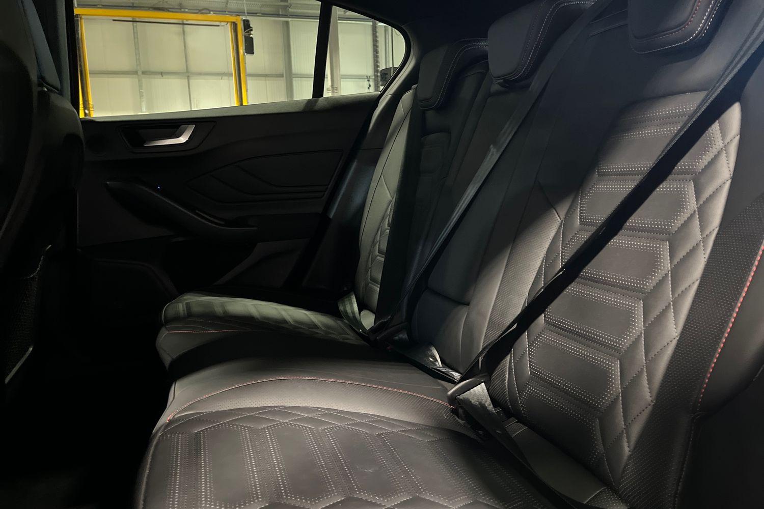 Ford FOCUS Photo 19