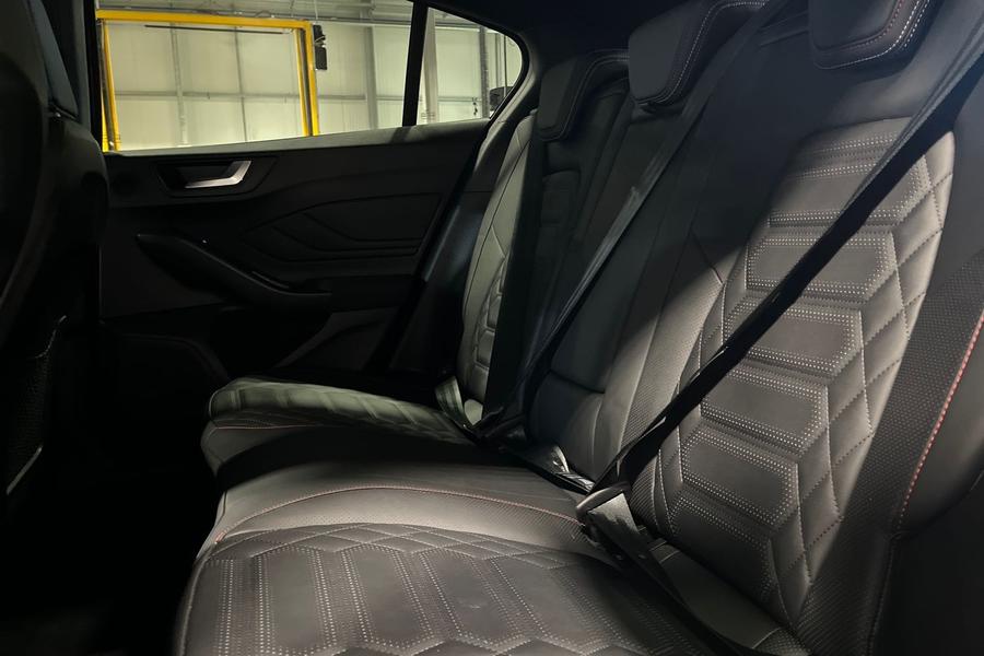 Ford FOCUS Photo autoimg-c22ae41e798ce3531bd225af79a20a51d67f4c39.jpg
