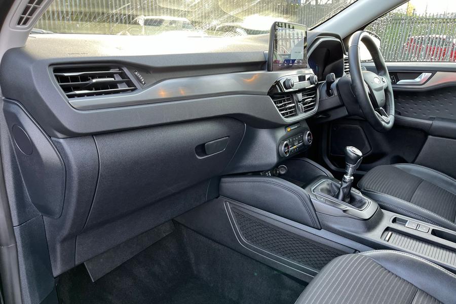 Ford KUGA Photo autoimg-c22c65757057e6adf3be8a502f845e6dc600b8b3.jpg
