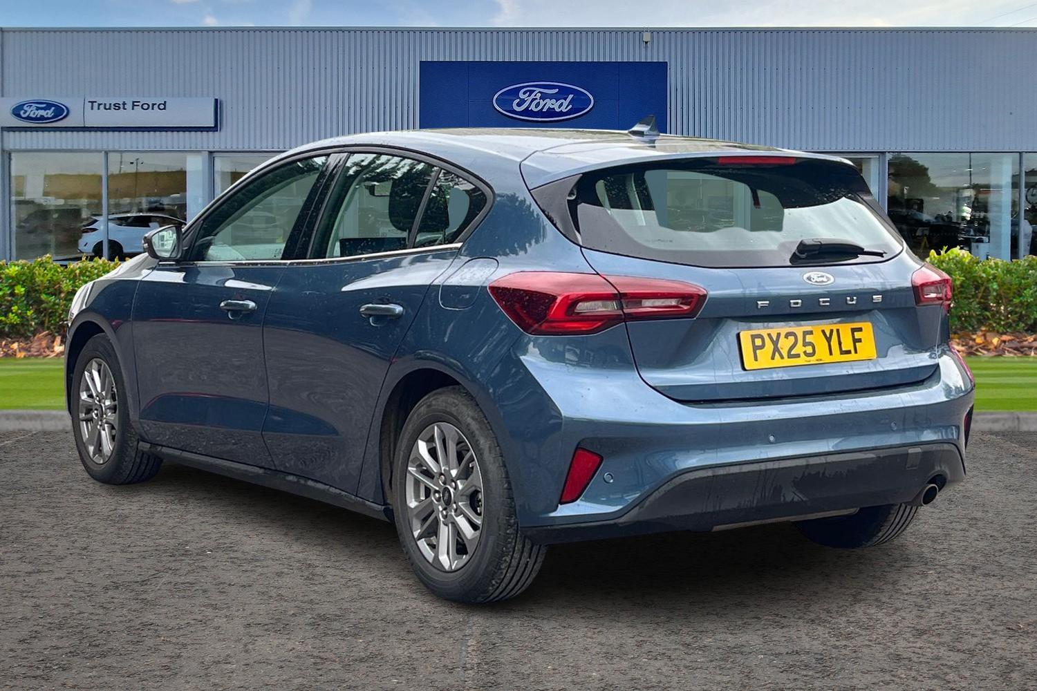 Ford Focus Photo 1