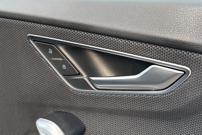 AUDI Q2 Photo 32