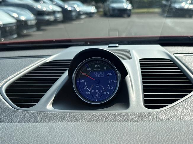 PORSCHE 911 Photo 26