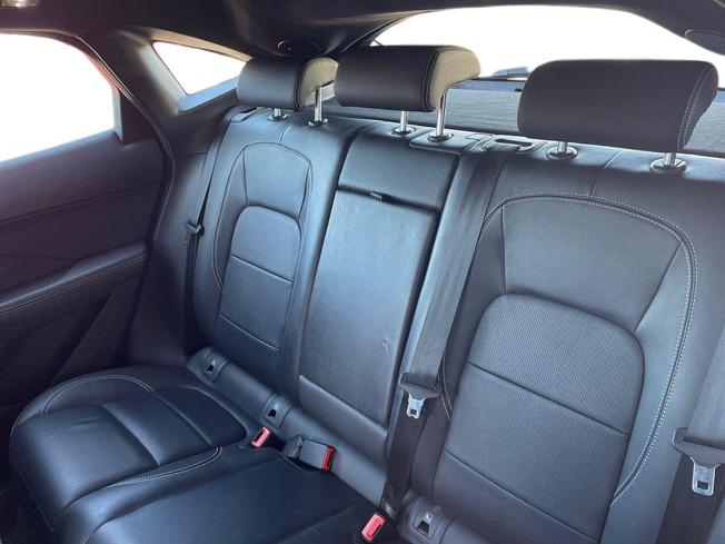 Jaguar E-PACE Photo 9