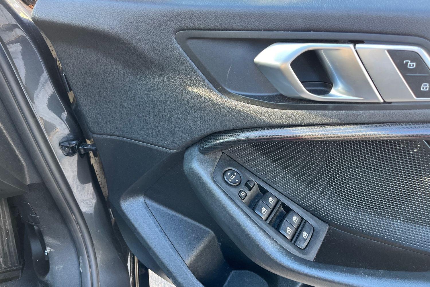 BMW 1 SERIES Photo 24
